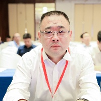 洪亮_副本.jpg